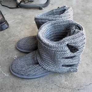 •Knitted Bearpaw Boots•
